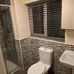 Dengenzy House Leeds (West Yorkshire)