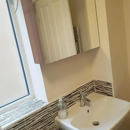 Dengenzy House Homestay Leeds (West Yorkshire)