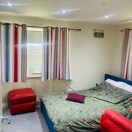 Dengenzy House * Leeds (West Yorkshire)