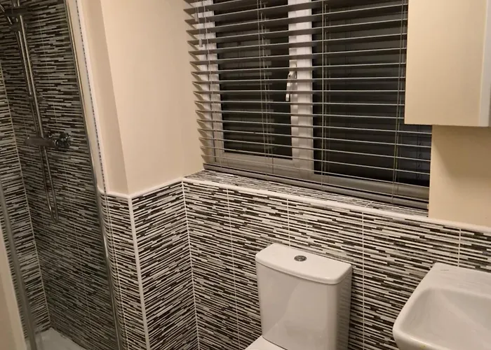 Dengenzy House Λιντς